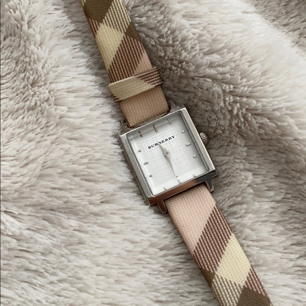 Burberry classic watch with pink